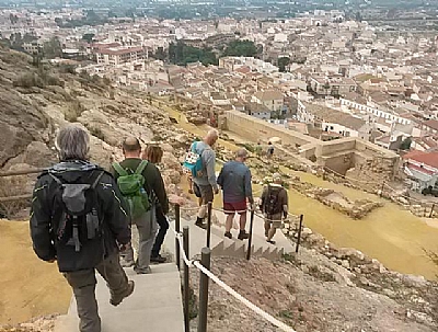 VISITA GUIADA: ENCUENTROS EN EL CASTILLO –Español VISITA GUIADA: ENCUENTROS EN EL CASTILLO –Español