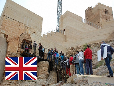 VISITA GUIADA EN INGLÉS: ENCUENTROS EN EL CASTILLO VISITA GUIADA EN INGLÉS: ENCUENTROS EN EL CASTILLO