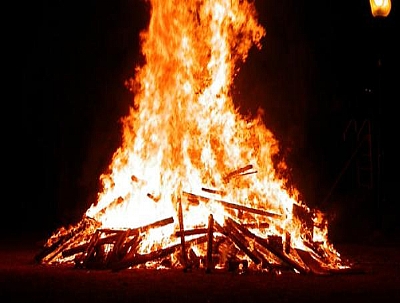 FIESTAS DE LA COSTERA 2019: Hoguera en honor a San Juan FIESTAS DE LA COSTERA 2019: Hoguera en honor a San Juan
