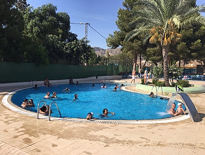 Baño Libre en la Piscina de Verano Baño Libre en la Piscina de Verano