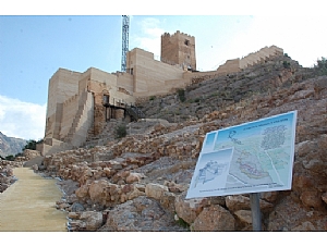 ENCUENTROS EN EL CASTILLO - Español ENCUENTROS EN EL CASTILLO - Español