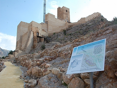 VISITA GUIADA: ENCUENTROS EN EL CASTILLO – Español VISITA GUIADA: ENCUENTROS EN EL CASTILLO – Español