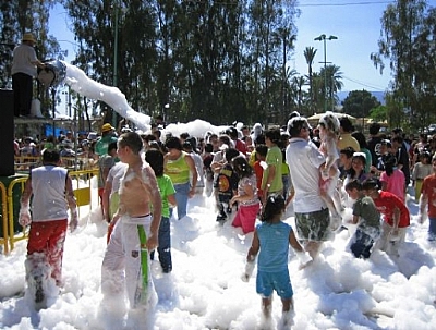LOS MAYOS 2017: FIESTA DE LA ESPUMA LOS MAYOS 2017: FIESTA DE LA ESPUMA