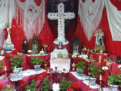 MAYOS 2019: Visita guiada en tren turístico a las Cruces de Mayo MAYOS 2019: Visita guiada en tren turístico a las Cruces de Mayo