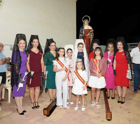 FIESTAS DEL BARRIO: Solemne Procesión en honor a la VIRGEN DE LOS DOLORES