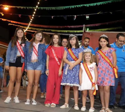 FIESTAS DEL BARRIO: Presentación de candidatas y Elección de la Reina y Damas de las Fiestas