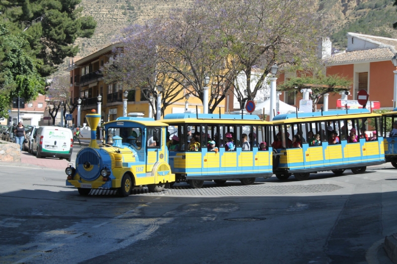 MAYOS 2026: Visita guiada en el tren a las Cruces de Mayo inscritas a concurso - 1