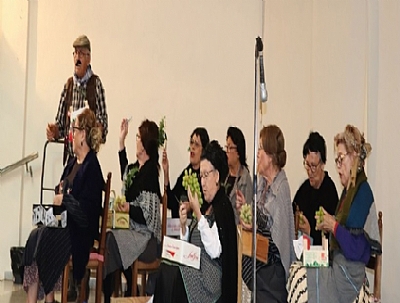 FIESTAS DEL BARRIO: Actuación de la Chirigota 