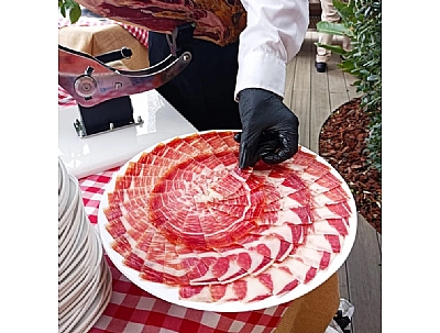 FIESTAS DE GEBAS 2025: Reparto de pan y jamón 