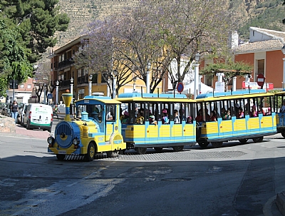 MAYOS 2026: Visita guiada en el tren a las Cruces de Mayo inscritas a concurso
