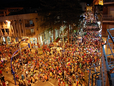 MAYOS 2025: Pasacalles de CORREMAYOS con el Grupo MALVARICHE MAYOS 2025: Pasacalles de CORREMAYOS con el Grupo MALVARICHE